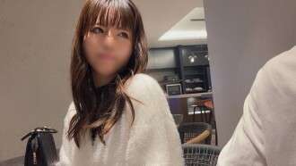 FC2-PPV-4703915 【SEXに生きる人妻】絶頂回数20オーバー！出会い系であった奥さんがエロすぎ大当たり！筋肉男２人でハメてたら白目剥いて壊れちゃいました。【中出しドカ出しで超絶頂】